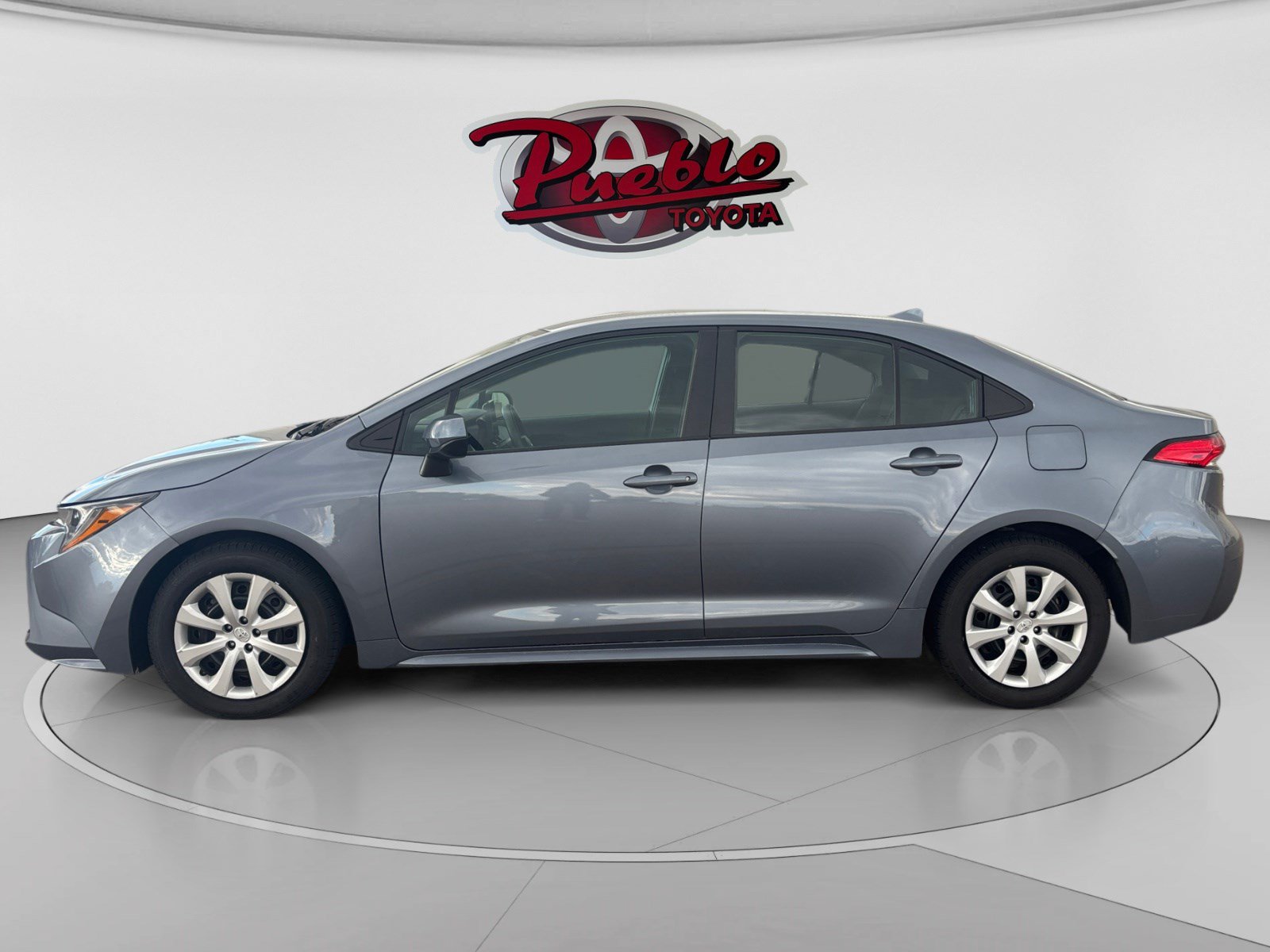 Used 2024 Toyota Corolla LE FWD image 2