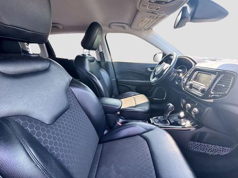 Used 2018 Jeep Compass Latitude AWD/4WD image 24