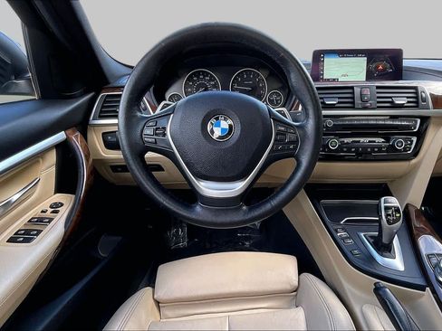 Used 2018 BMW 330i xDrive Sedan w/ Convenience Package AWD/4WD image 5