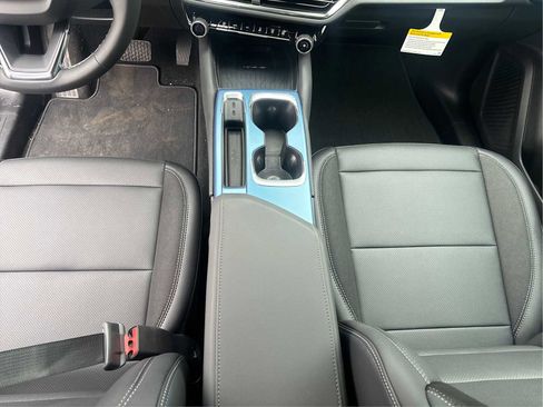 New 2026 Chevrolet Equinox EV LT image 17