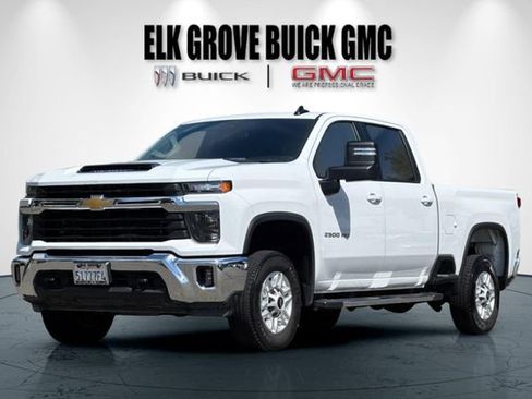 Used 2025 Chevrolet Silverado 2500 LT w/ Convenience Package AWD/4WD image 8