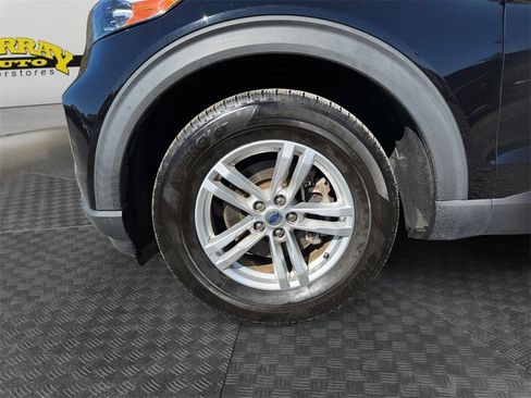 Used 2020 Ford Explorer XLT w/ Equipment Group 202A image 14