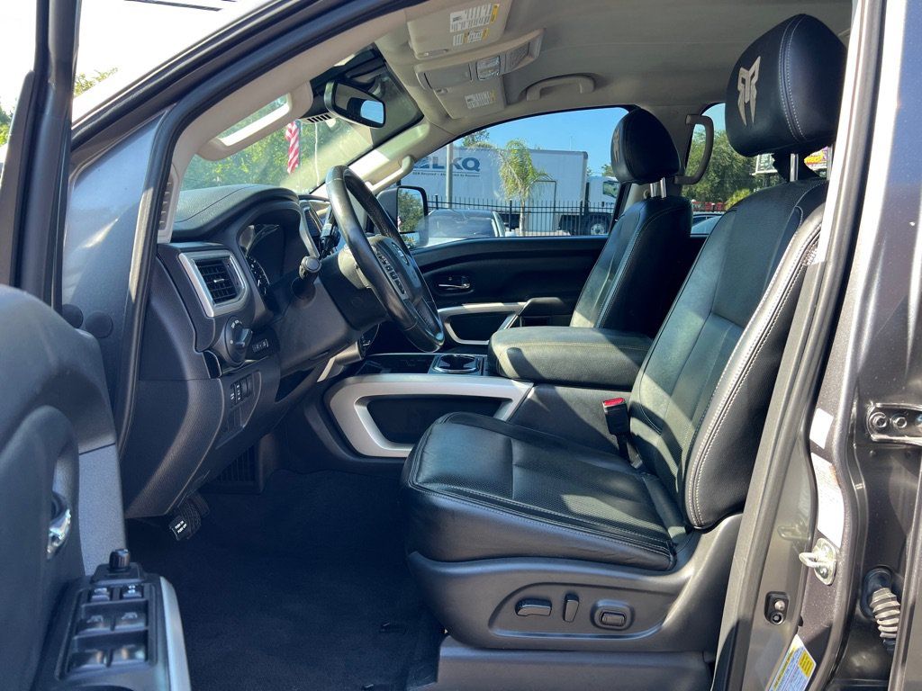 Used 2021 Nissan Titan SV w/ SV Convenience Package AWD/4WD image 17