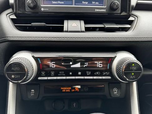 Used 2021 Toyota RAV4 XLE image 25