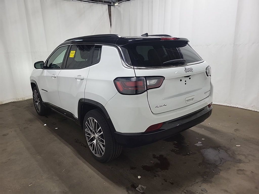 Used 2022 Jeep Compass Limited w/ Elite Group AWD/4WD image 4