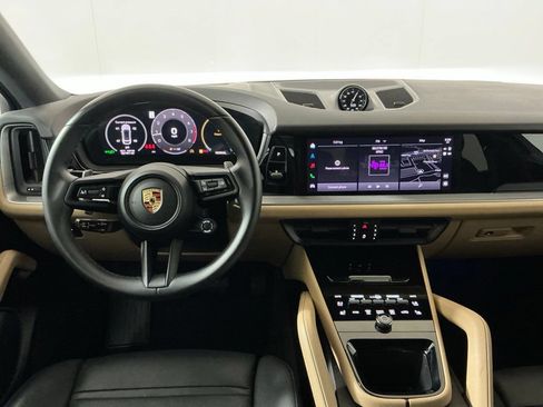 Used 2024 Porsche Cayenne Coupe AWD/4WD image 9