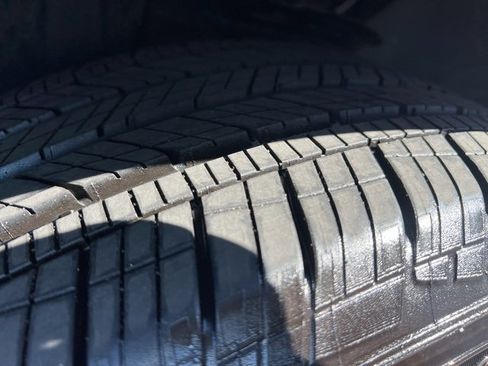 Used 2022 Volkswagen Tiguan SE image 12