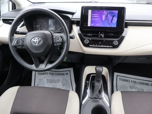 Used 2023 Toyota Corolla LE FWD image 13