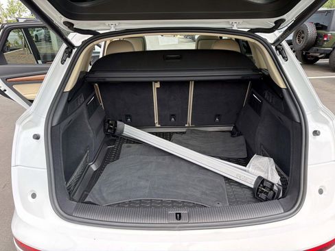 Used 2023 Audi Q5 2.0T Premium w/ Convenience Package AWD/4WD image 11