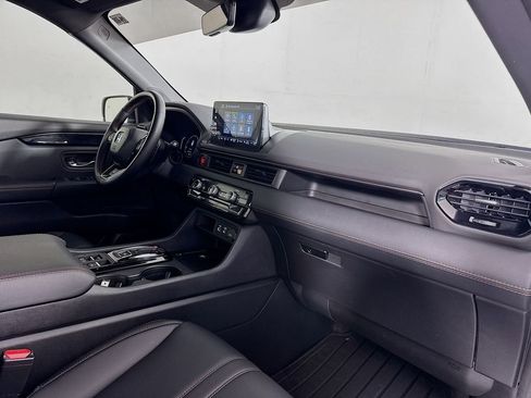 Used 2023 Honda Pilot TrailSport image 32