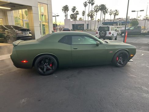 Used 2018 Dodge Challenger SRT w/ Technology Group image 10