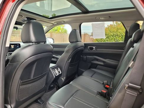Certified 2025 Kia Sorento S w/ Panoramic Sunroof Package FWD image 17