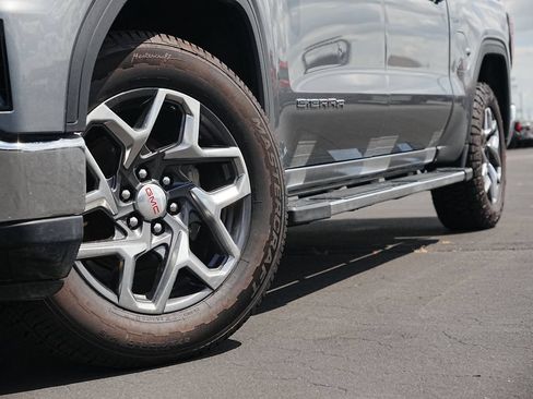 Used 2023 GMC Sierra 1500 SLT w/ SLT Premium Plus Package AWD/4WD image 2