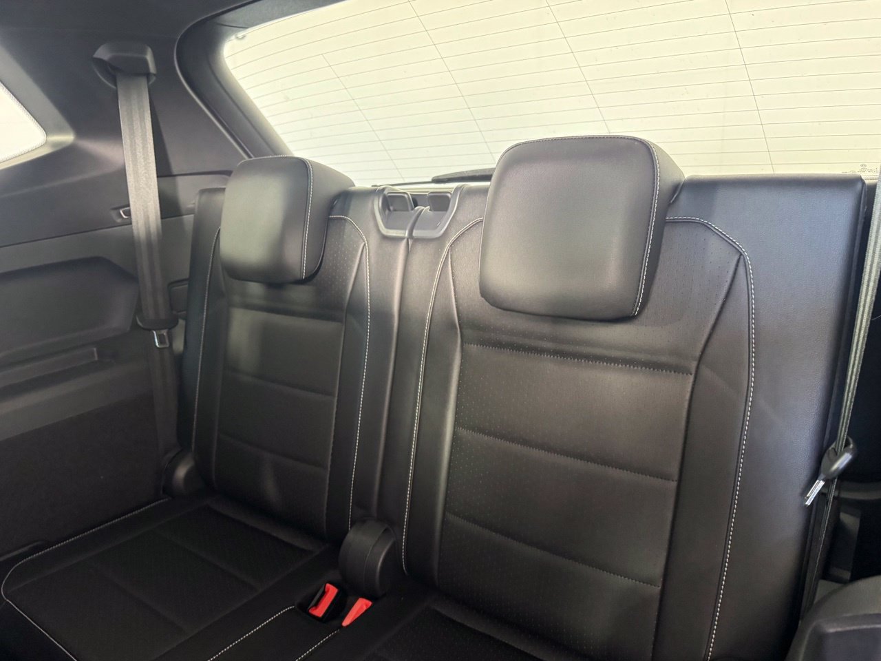 Used 2021 Volkswagen Tiguan SE R-Line FWD image 29