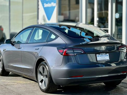 Used 2023 Tesla Model 3 Standard Range image 32