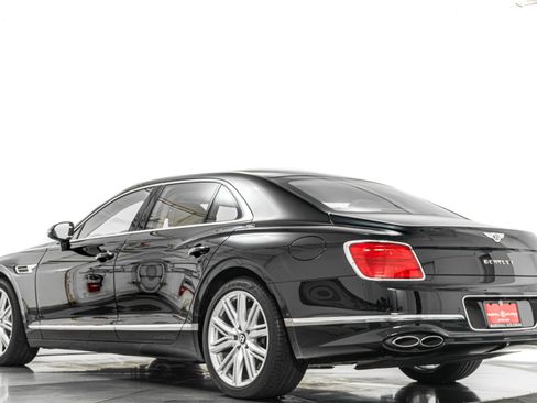 Used 2023 Bentley Flying Spur Plug-In Hybrid image 33