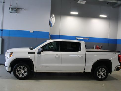 Used 2020 GMC Sierra 1500 SLE w/ SLE Value Package image 15