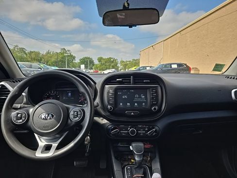 Used 2021 Kia Soul LX FWD image 7
