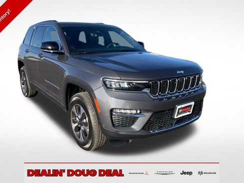 New 2025 Jeep Grand Cherokee Limited 4xe w/ Luxury Tech Group II image 11