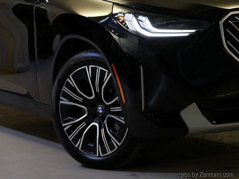 Certified 2025 BMW X3 xDrive30 AWD/4WD image 3