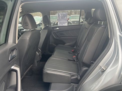 Used 2022 Volkswagen Tiguan SE image 10