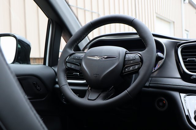 New 2026 Chrysler Pacifica Select AWD/4WD image 56