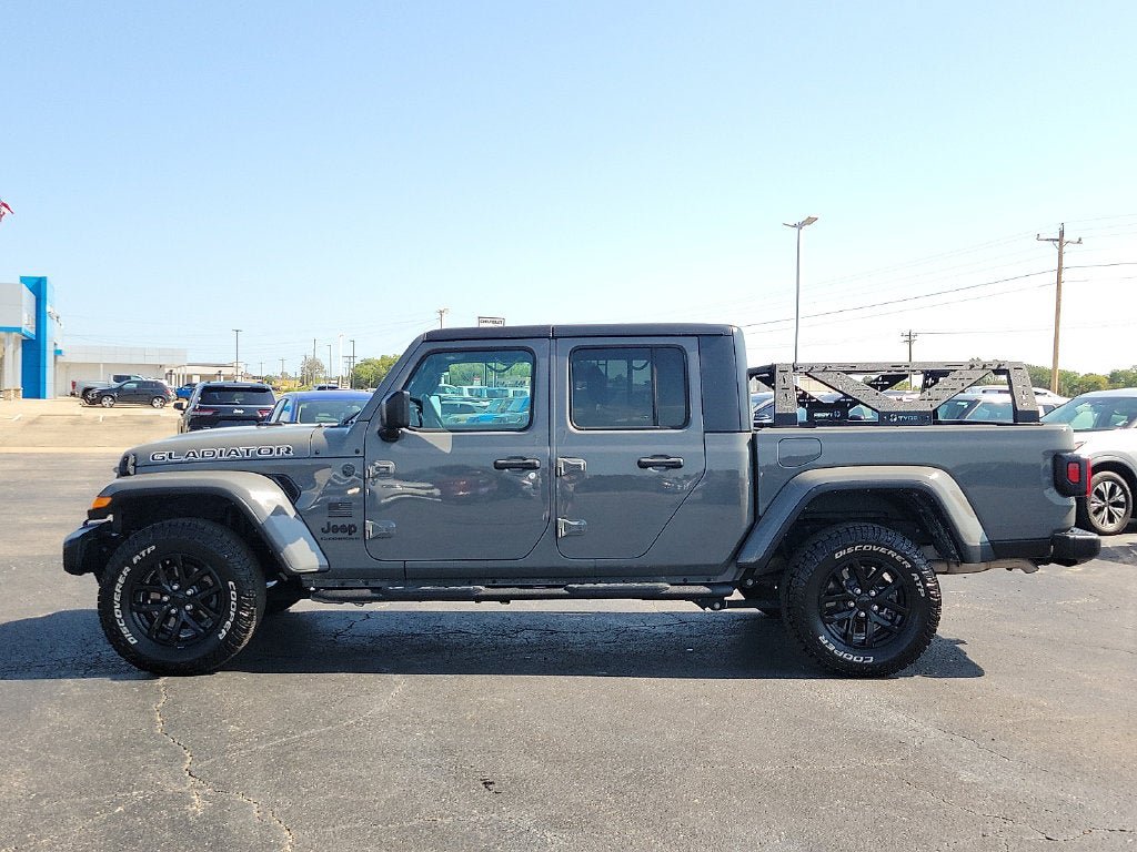 Used 2023 Jeep Gladiator Sport AWD/4WD image 3