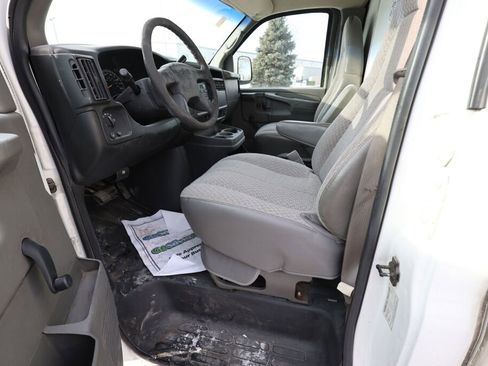 Used 2004 GMC Savana 3500 image 12