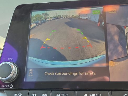 Used 2021 Nissan Rogue SV image 19