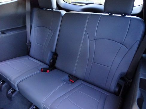 Used 2022 Buick Enclave Essence w/ Experience Buick Package image 9