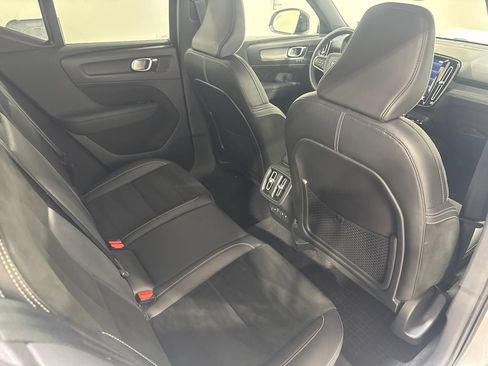 Used 2022 Volvo XC40 T5 R-Design w/ Climate Package AWD/4WD image 24