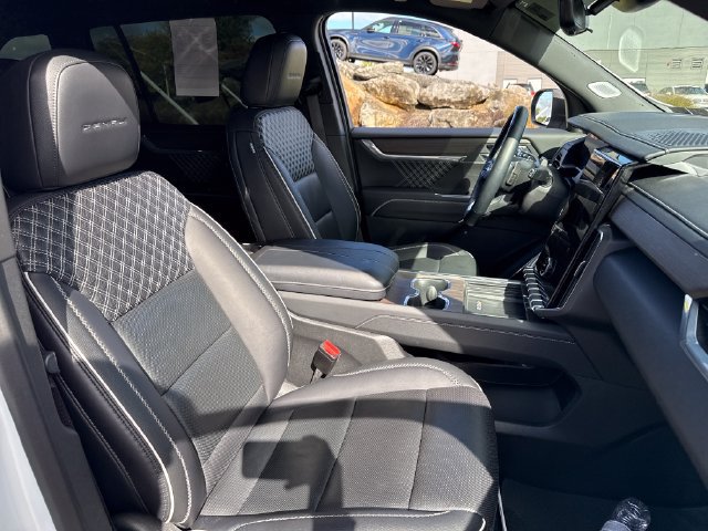 Used 2024 GMC Acadia Denali w/ Super Cruise Package AWD/4WD image 12