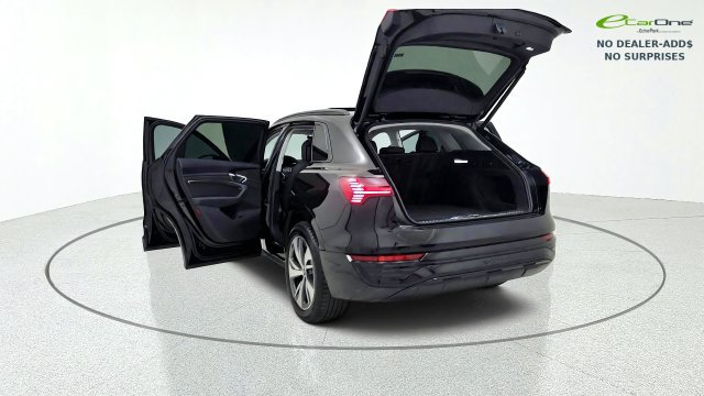 Used 2024 Audi Q8 e-tron Premium AWD/4WD image 17