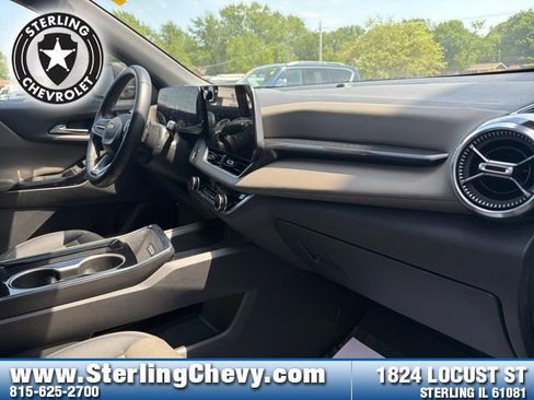 Used 2025 Chevrolet Equinox LT w/ Convenience Package II FWD image 11