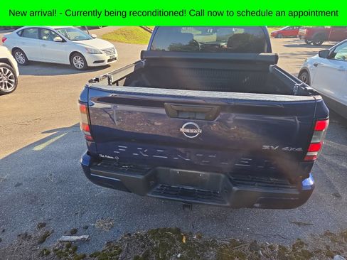 Used 2022 Nissan Frontier SV AWD/4WD image 5