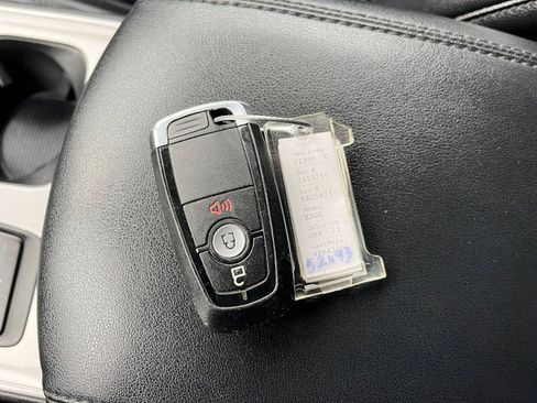 Used 2023 Ford Edge SEL image 22