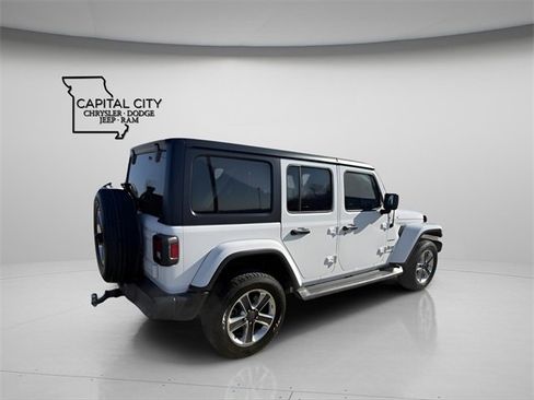 Used 2018 Jeep Wrangler Unlimited Sahara image 11