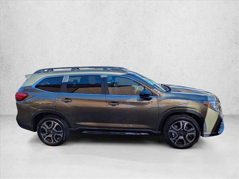 New 2025 Subaru Ascent Limited image 4