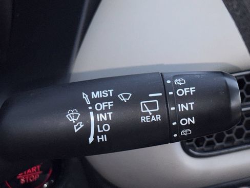 Used 2023 Honda HR-V LX image 13