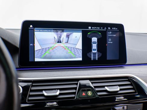 Used 2021 BMW 530i xDrive w/ Premium Package image 25