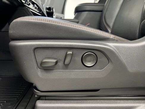 Used 2025 GMC Sierra 1500 AT4 AWD/4WD image 10
