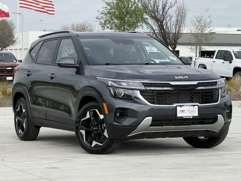 Used 2025 Kia Seltos S FWD image 2