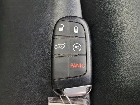 Used 2020 Jeep Grand Cherokee Limited image 32