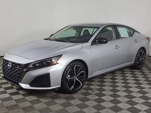 Used 2024 Nissan Altima 2.5 SR image 5