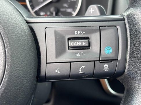 Used 2024 Nissan Rogue SV image 19