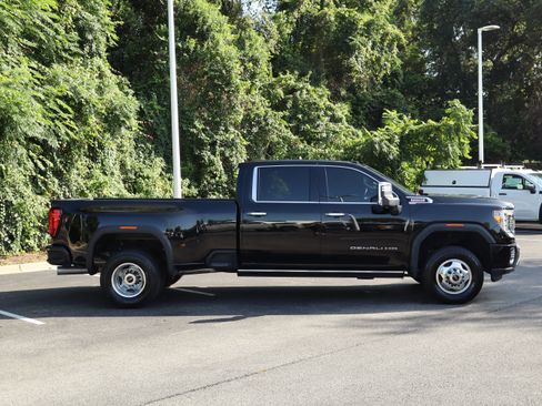 Used 2023 GMC Sierra 3500 Denali w/ Denali Ultimate Package AWD/4WD image 7