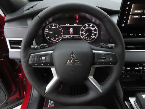 New 2026 Mitsubishi Outlander SE AWD/4WD image 15