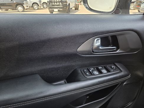 Used 2026 Chrysler Voyager LX FWD image 38