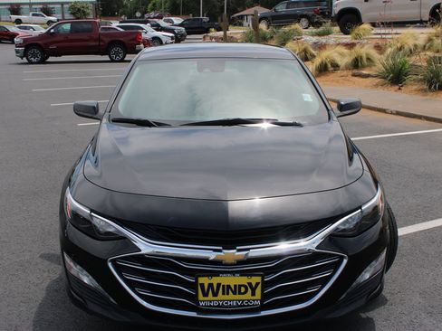 Used 2024 Chevrolet Malibu LT FWD image 3