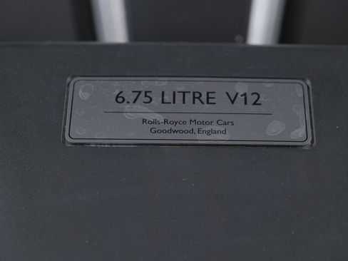 Used 2025 Rolls-Royce Phantom Sedan image 88